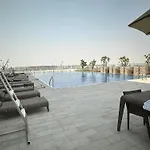 Regal Retreat\'S Royal Oasis Dubai